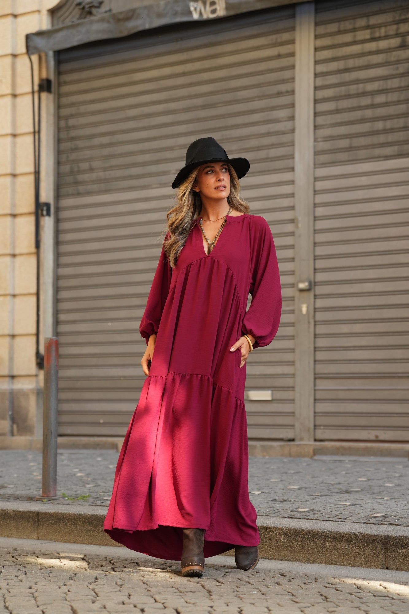 Vestido comprido com folho