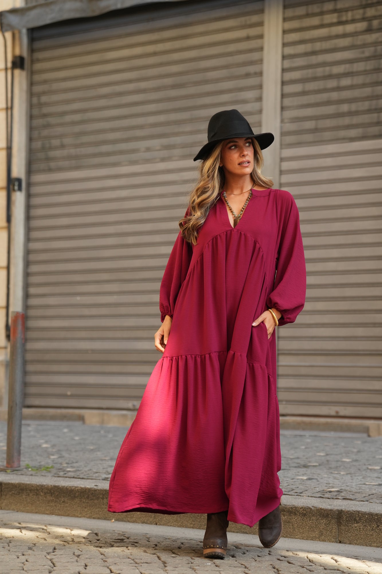 Vestido comprido com folho