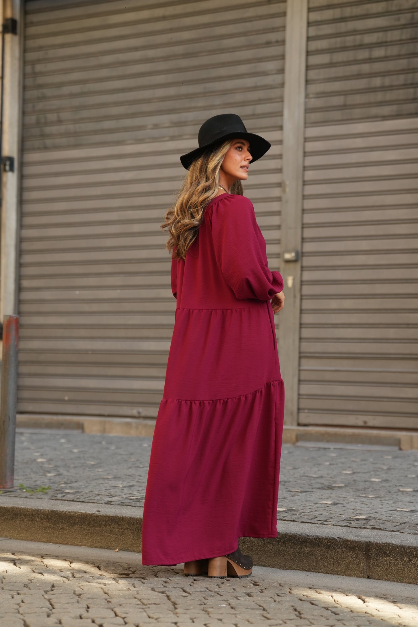 Vestido comprido com folho