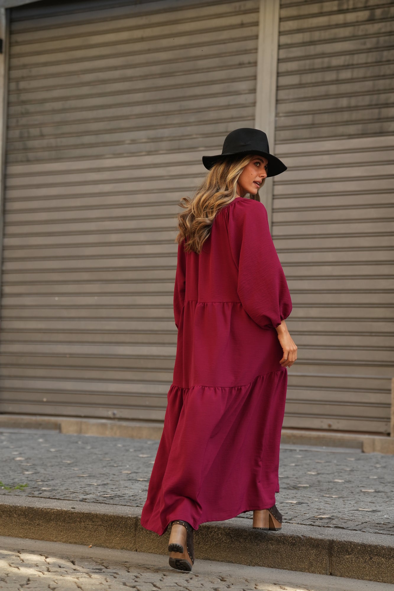 Vestido comprido com folho