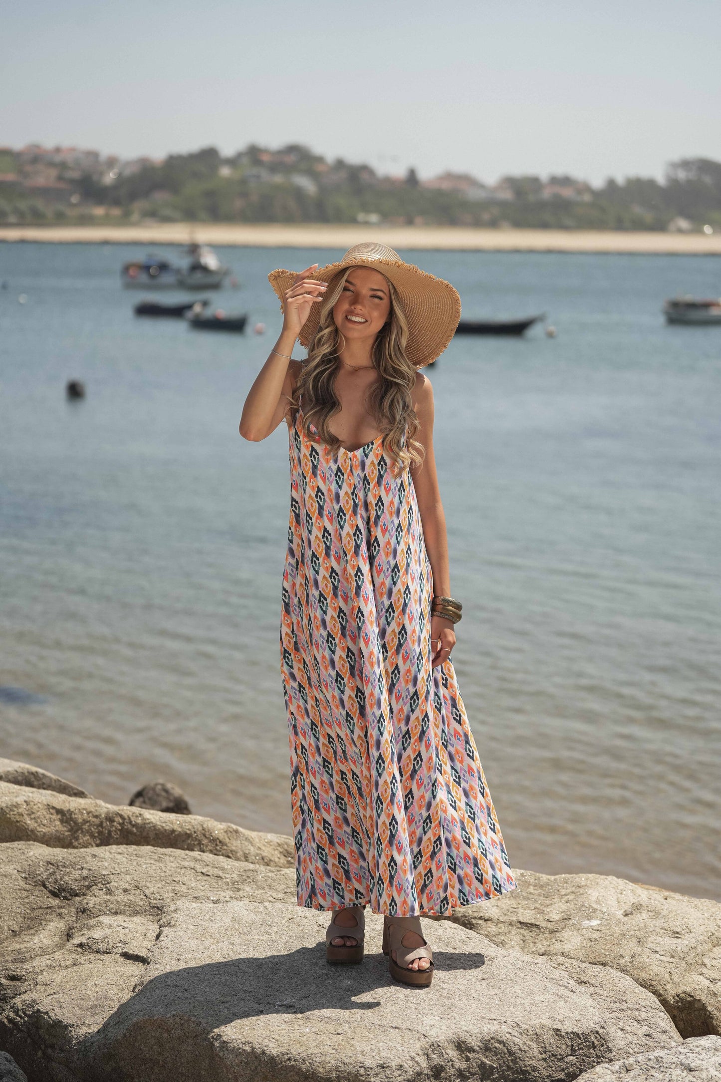Vestido comprido estampado de alças