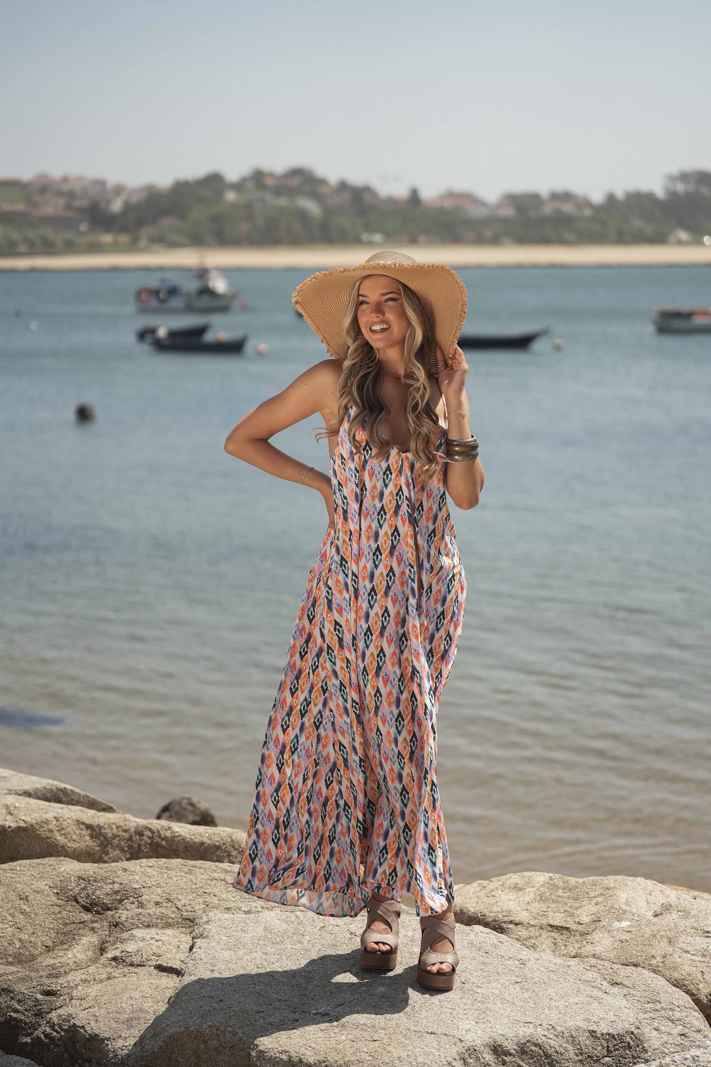 Vestido comprido estampado de alças
