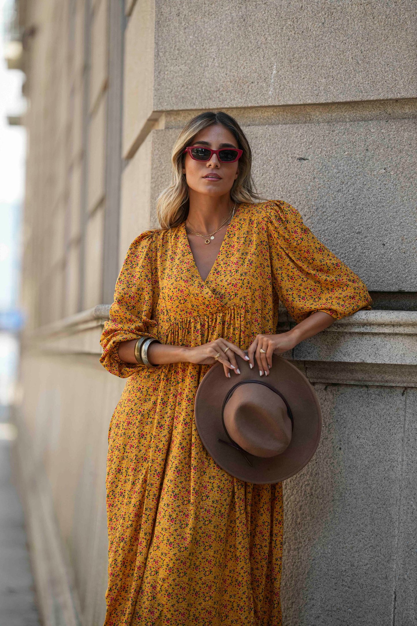 Vestido midi em tecido floral