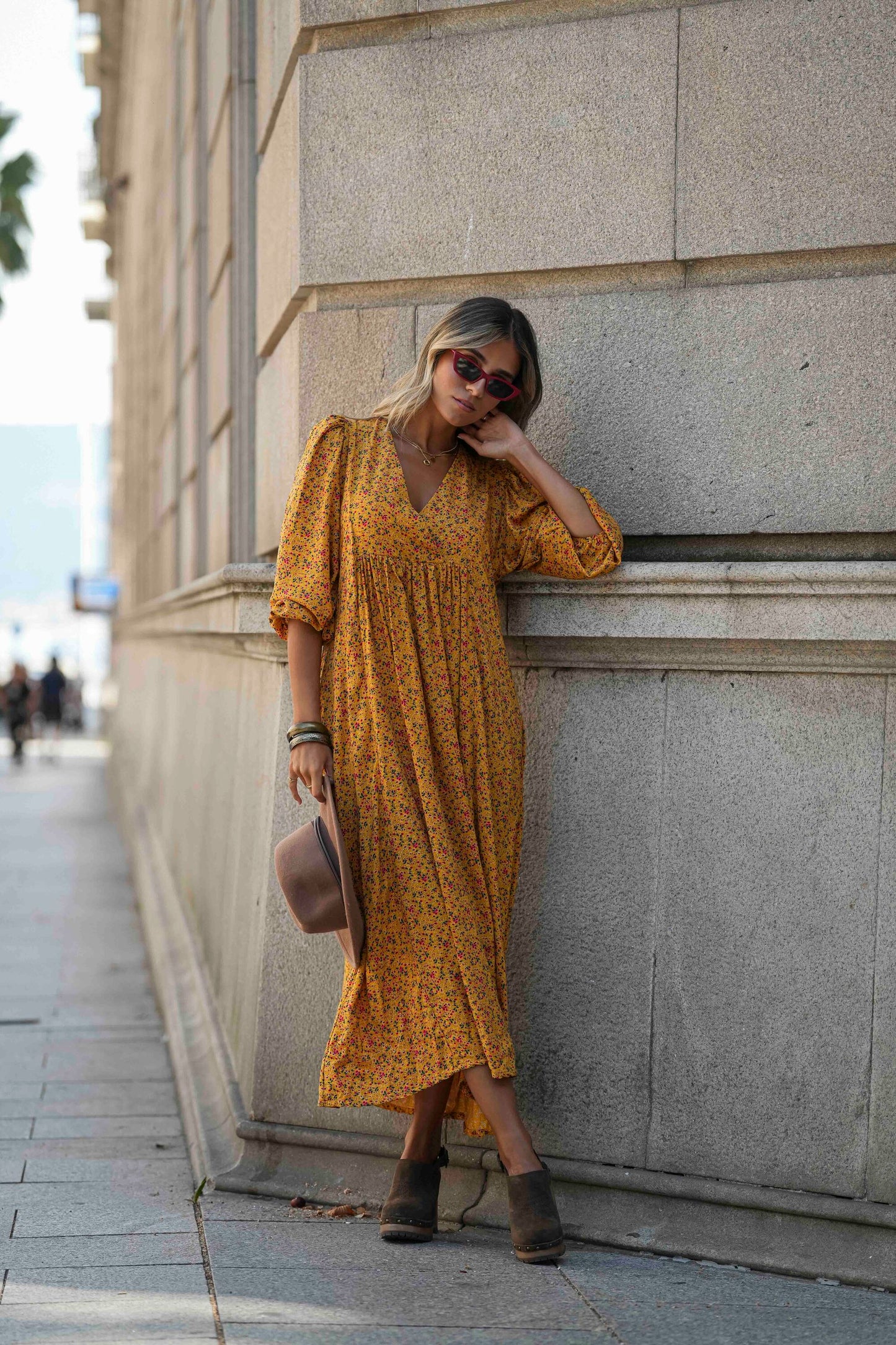 Vestido midi de tejido floral