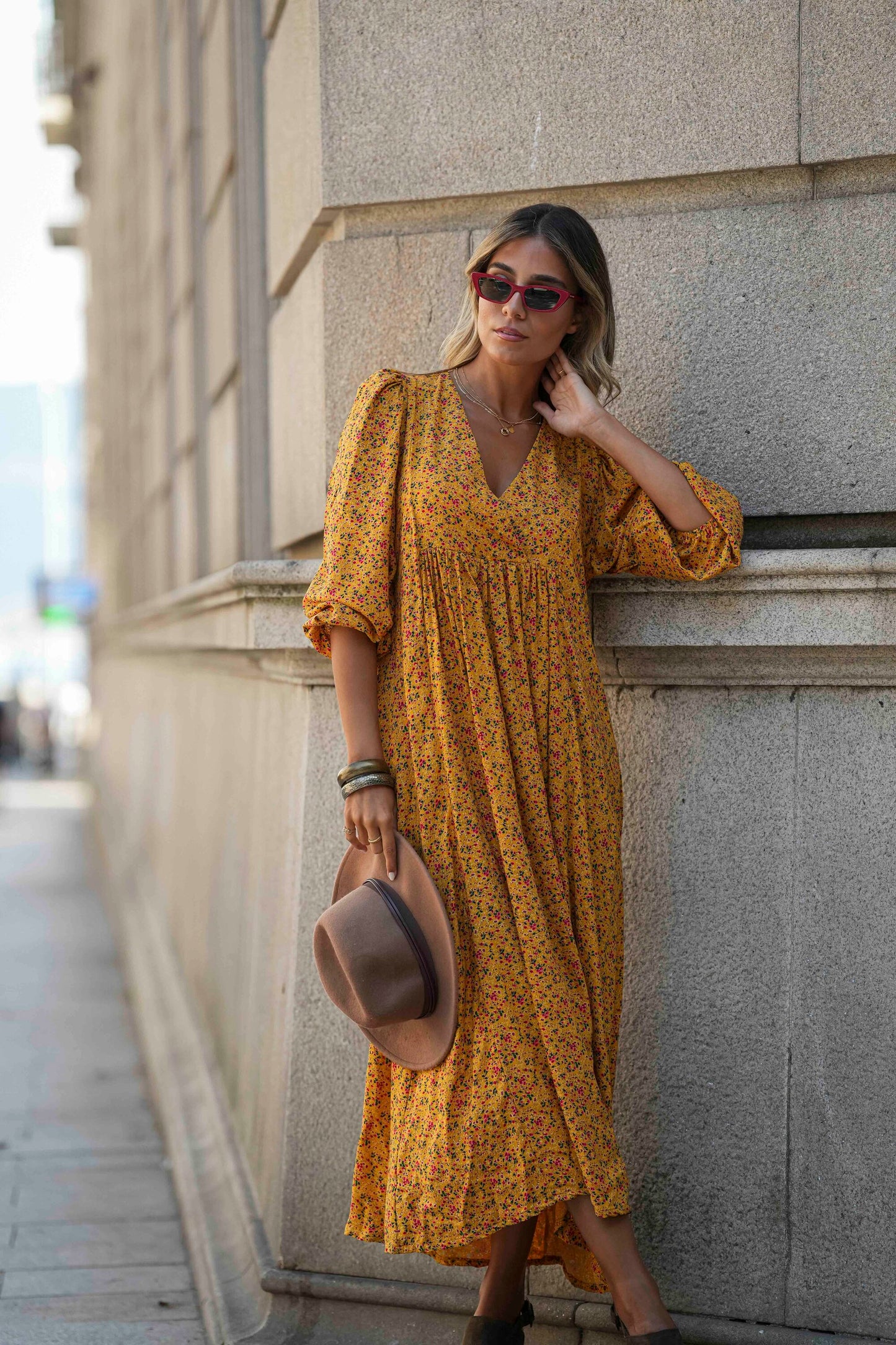 Vestido midi em tecido floral