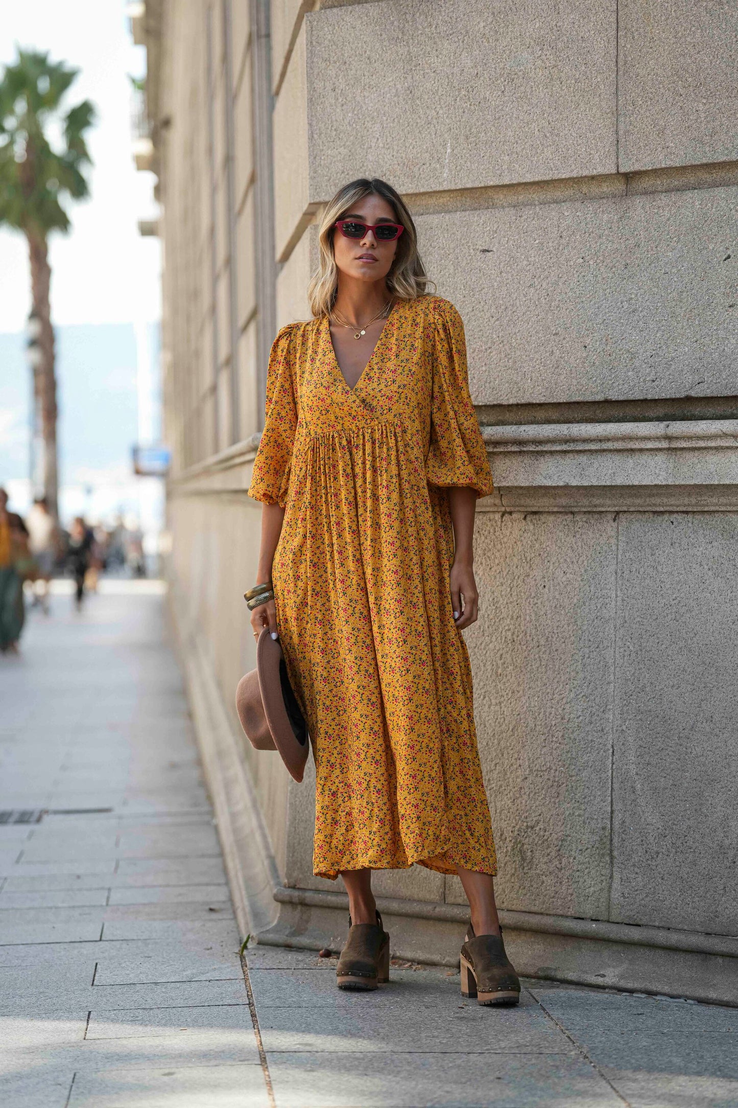 Vestido midi em tecido floral