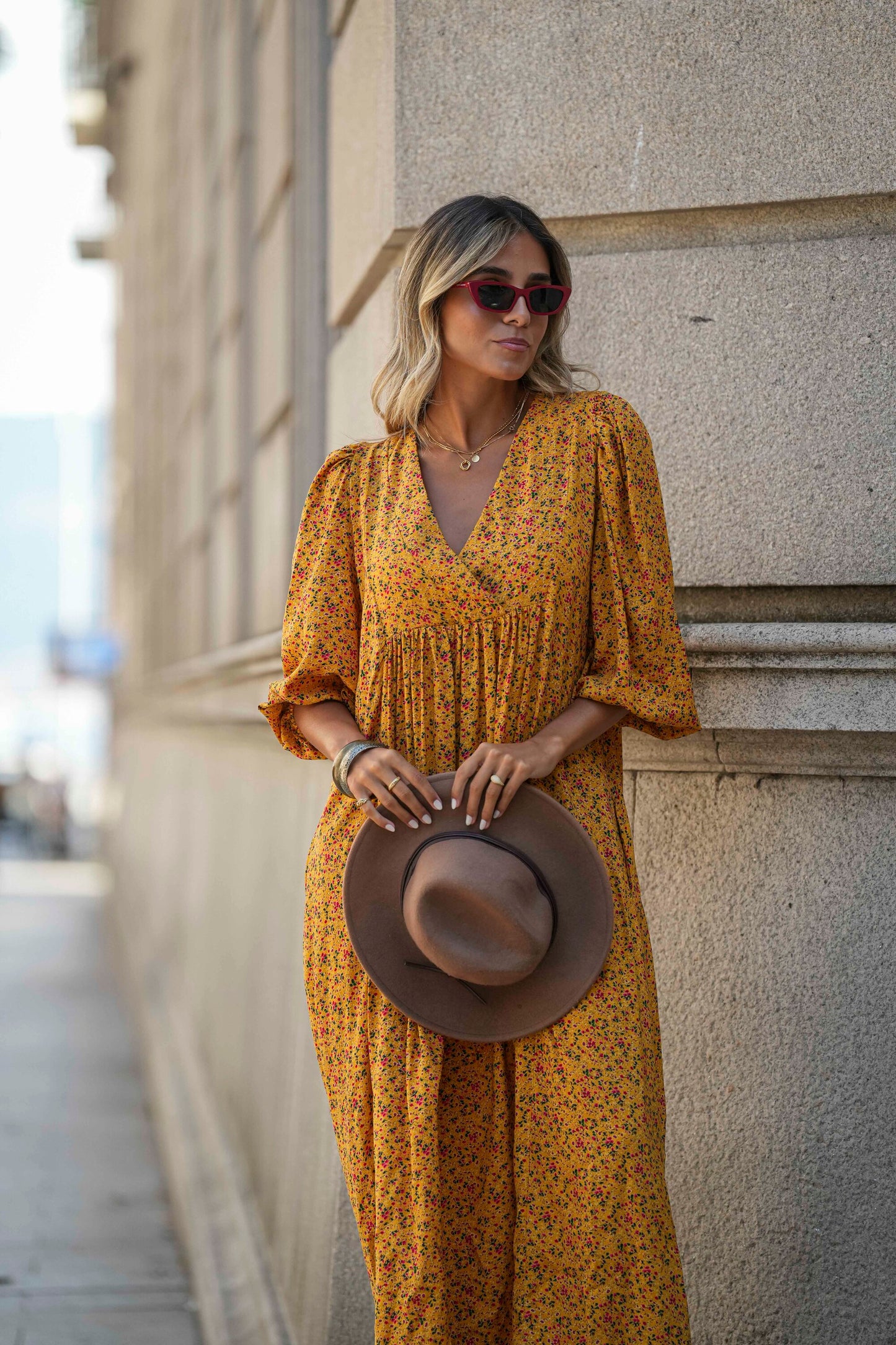 Vestido midi em tecido floral