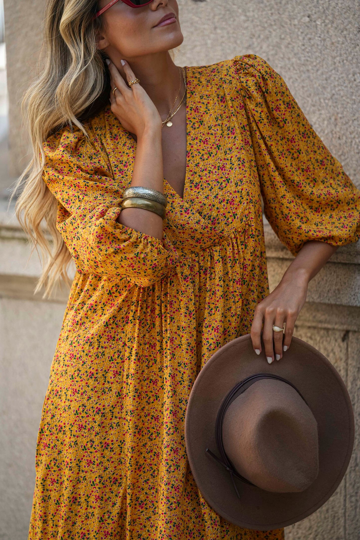 Vestido midi em tecido floral