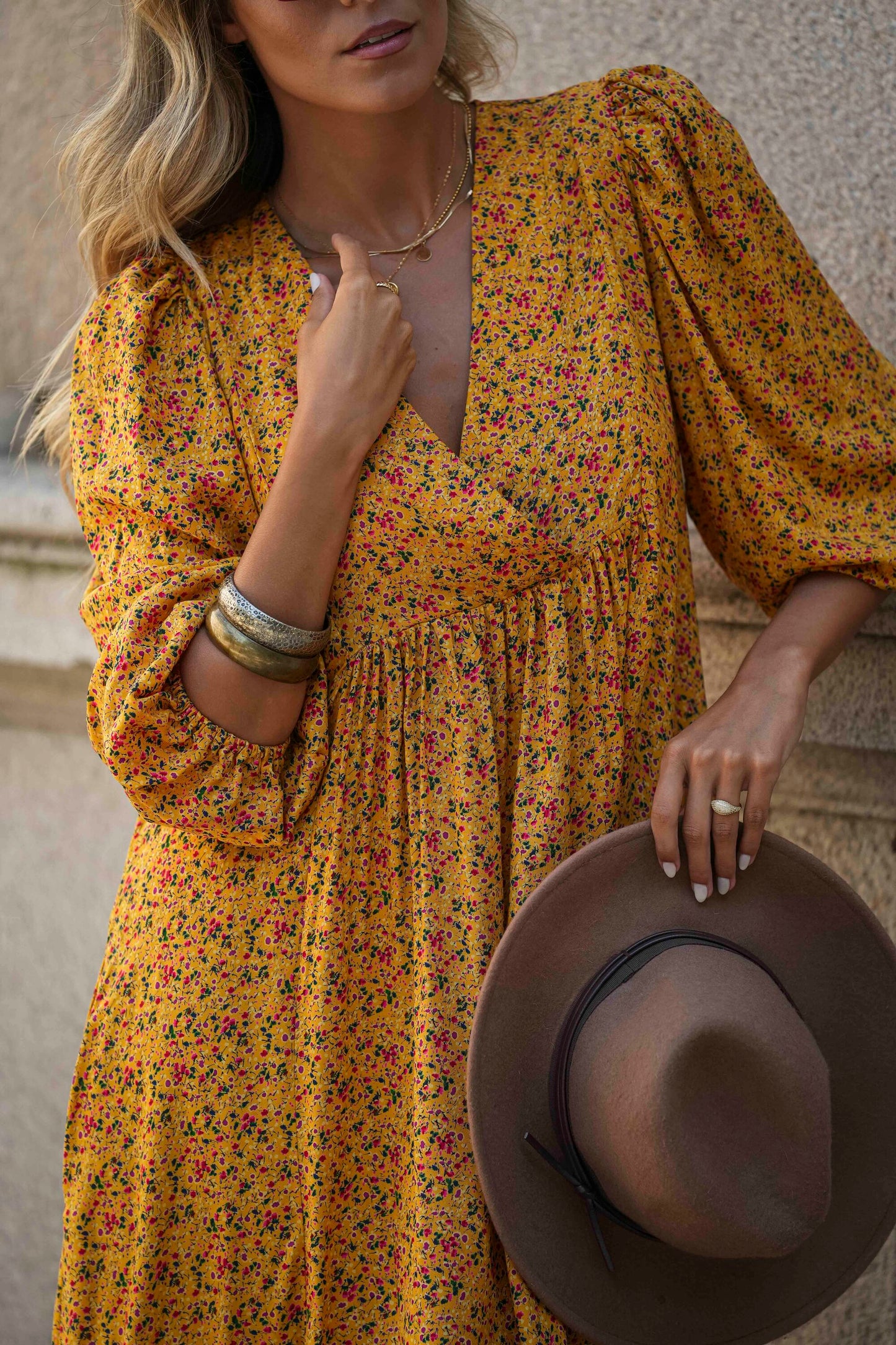 Vestido midi em tecido floral