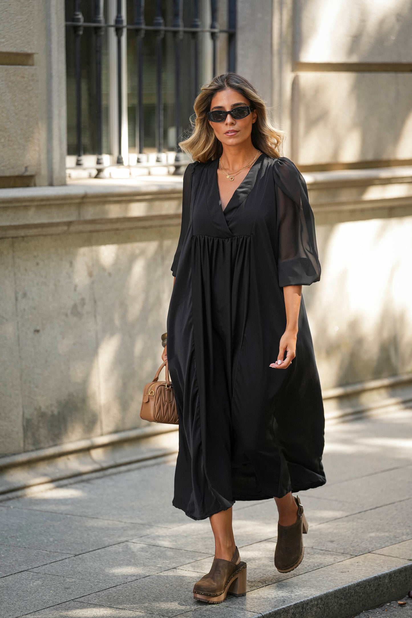 Midi dress in black fabric