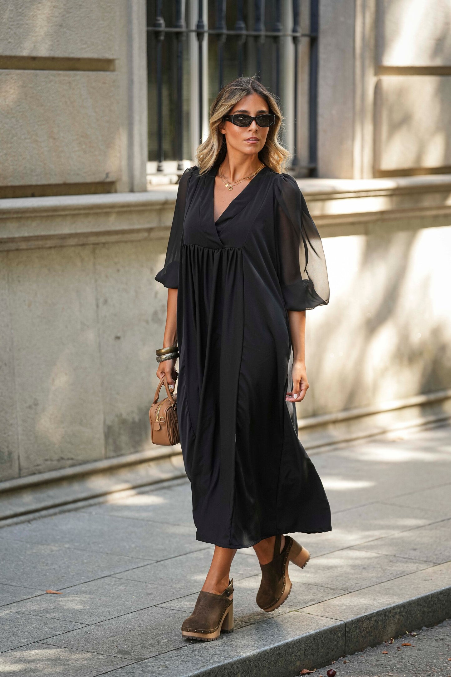 Midi dress in black fabric