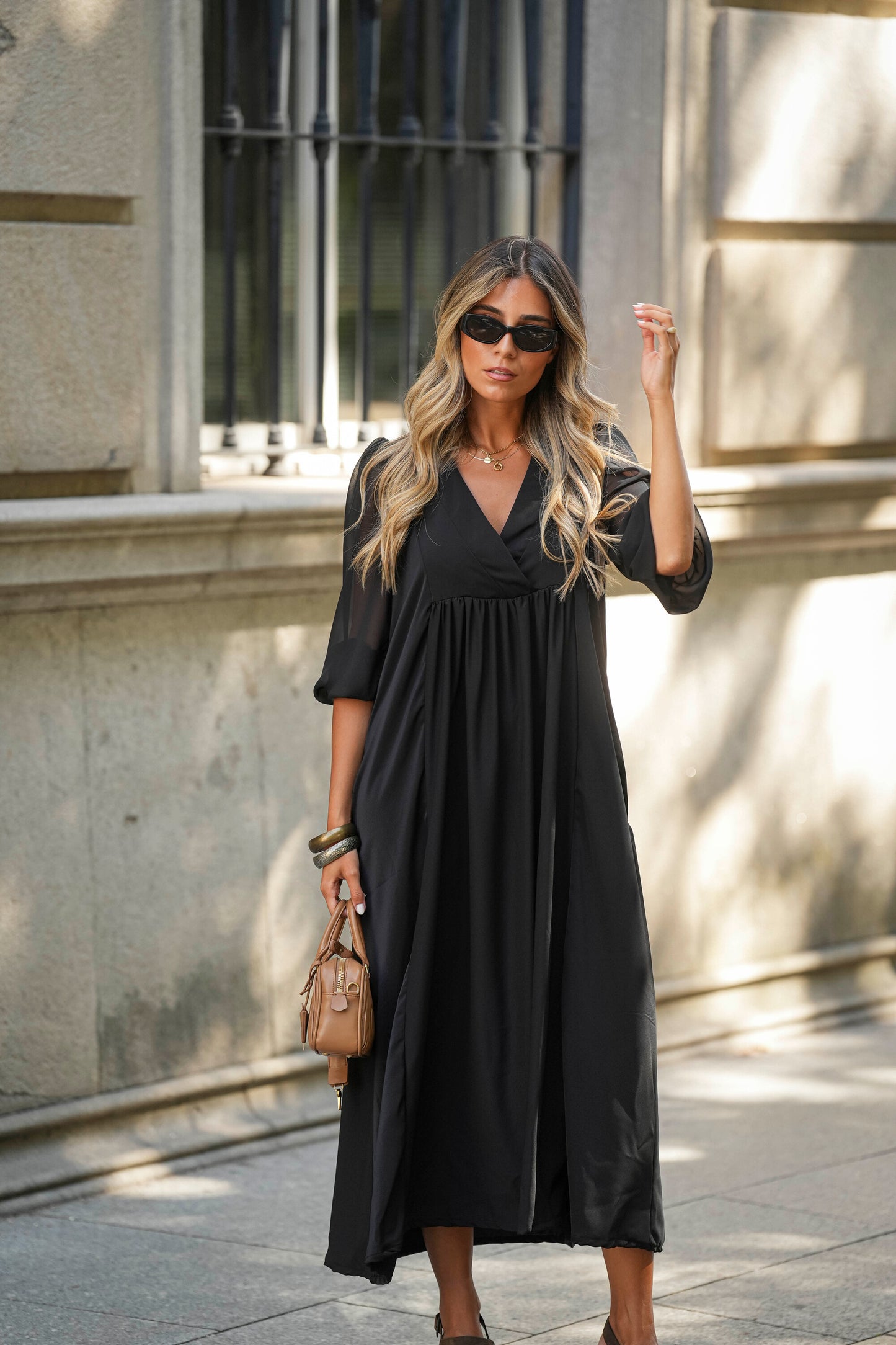 Midi dress in black fabric