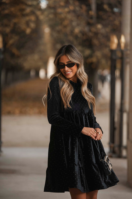 Vestido curto em veludo preto