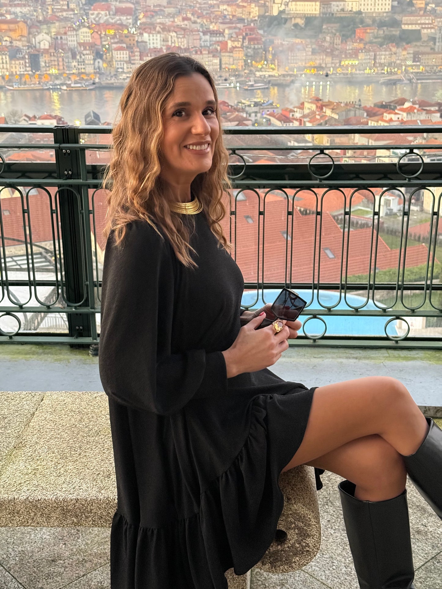 Robe courte en maille avec brillance