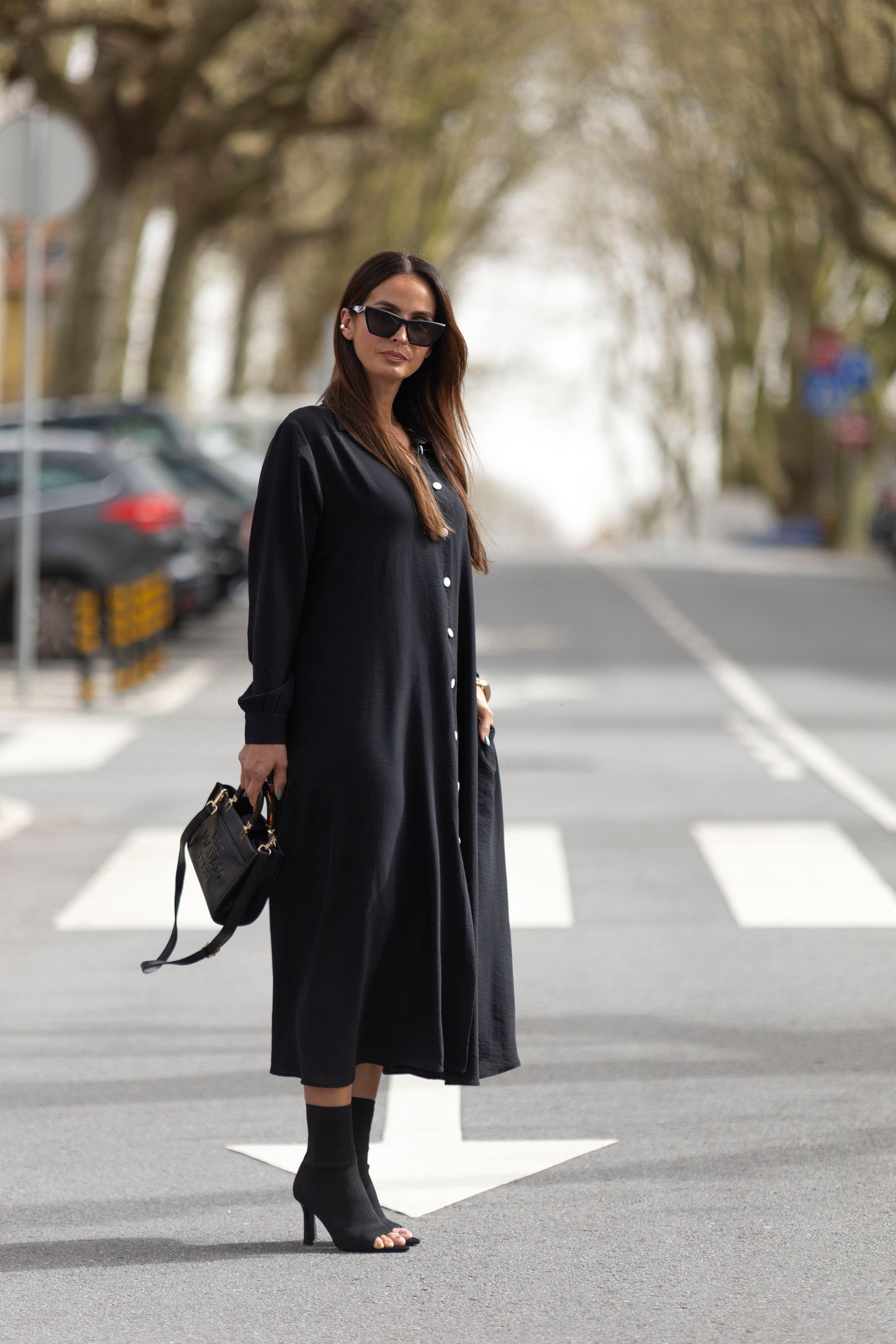 Vestido camiseiro em preto