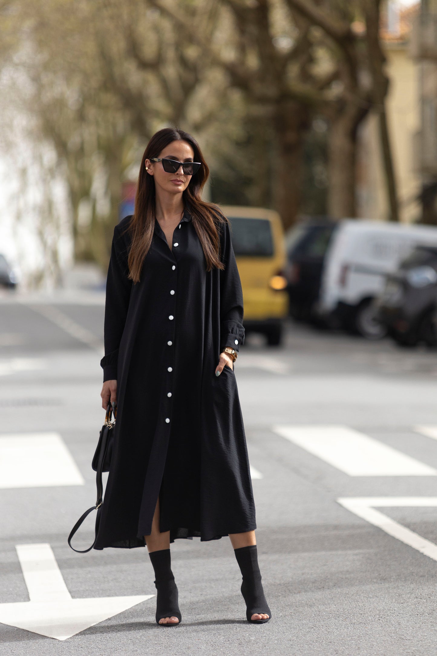 Vestido camisero en negro