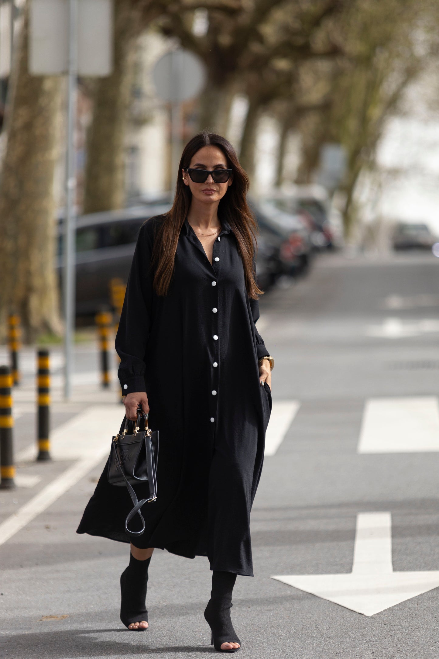 Vestido camisero en negro