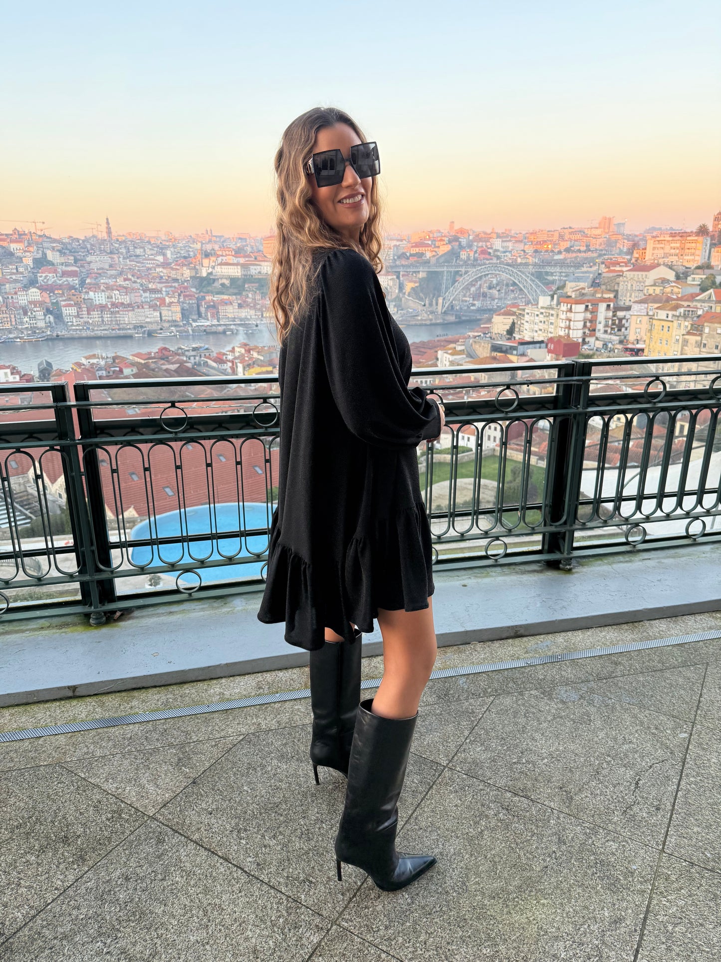 Robe courte en maille avec brillance