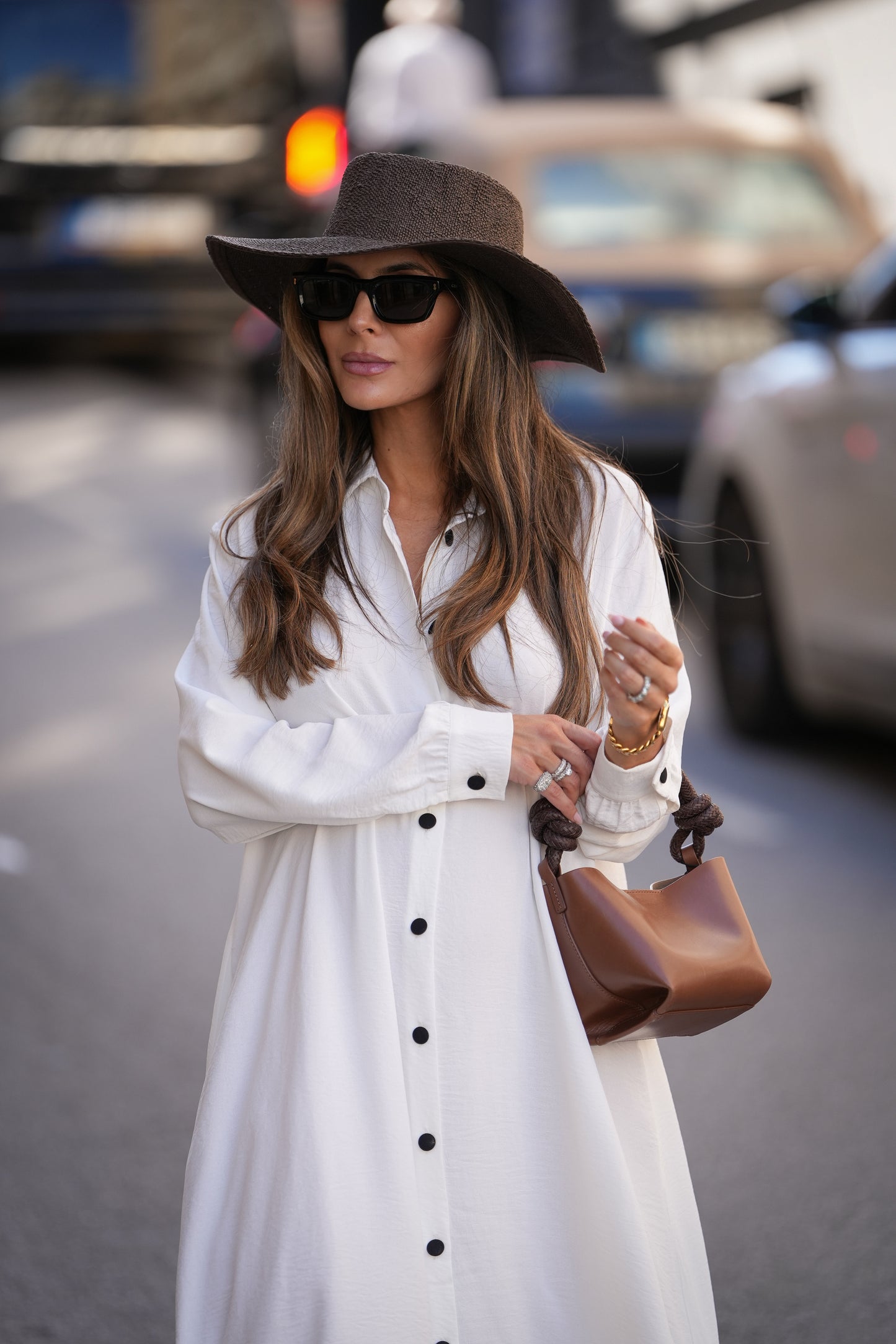 Vestido camisero en blanco