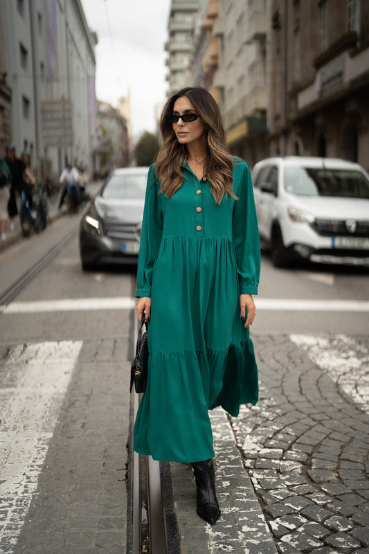 Robe longue avec boutons dorés