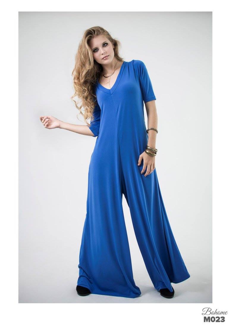 Long knitted jumpsuit with wide sleeves