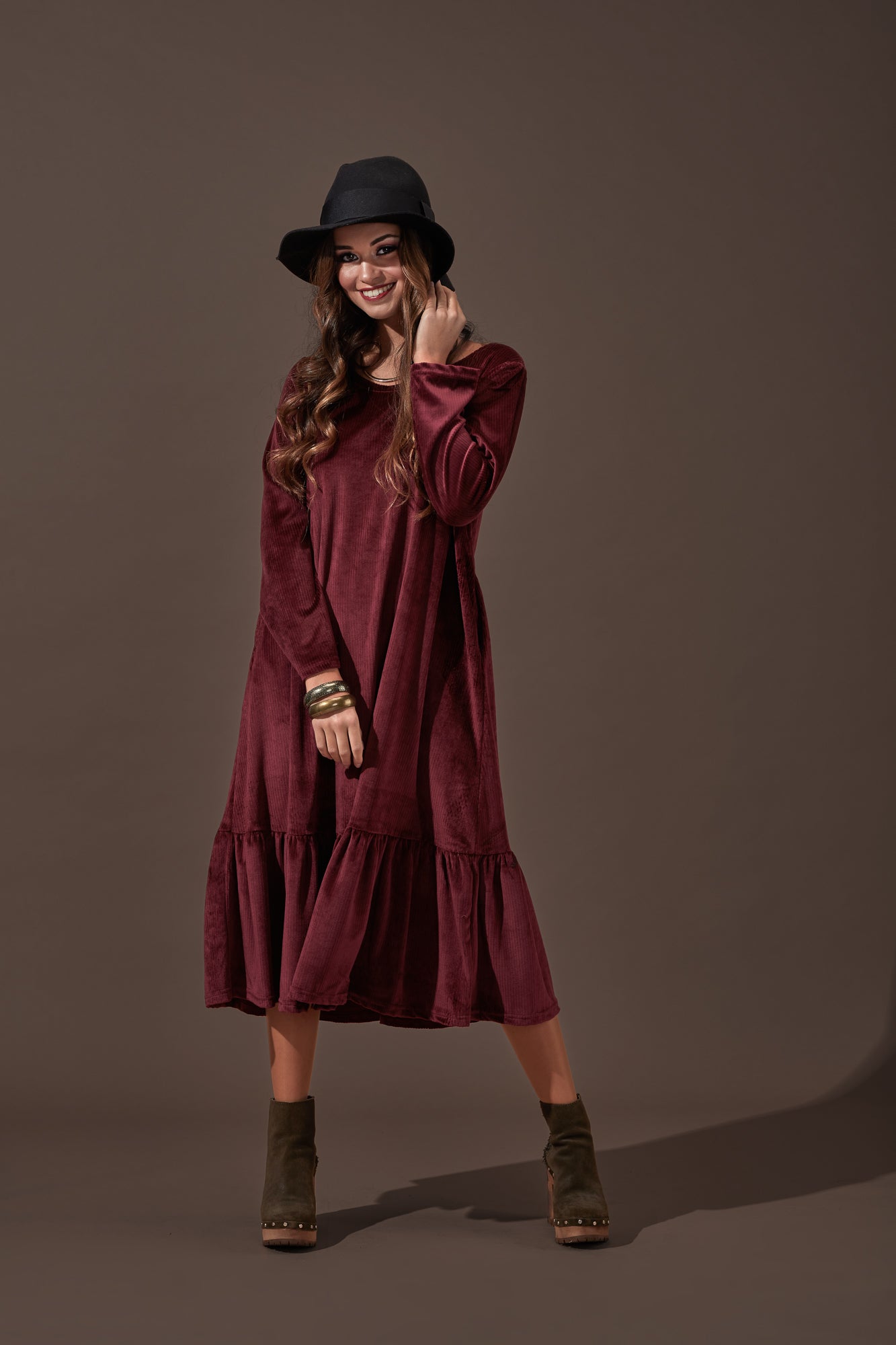 Dress with velvet frill