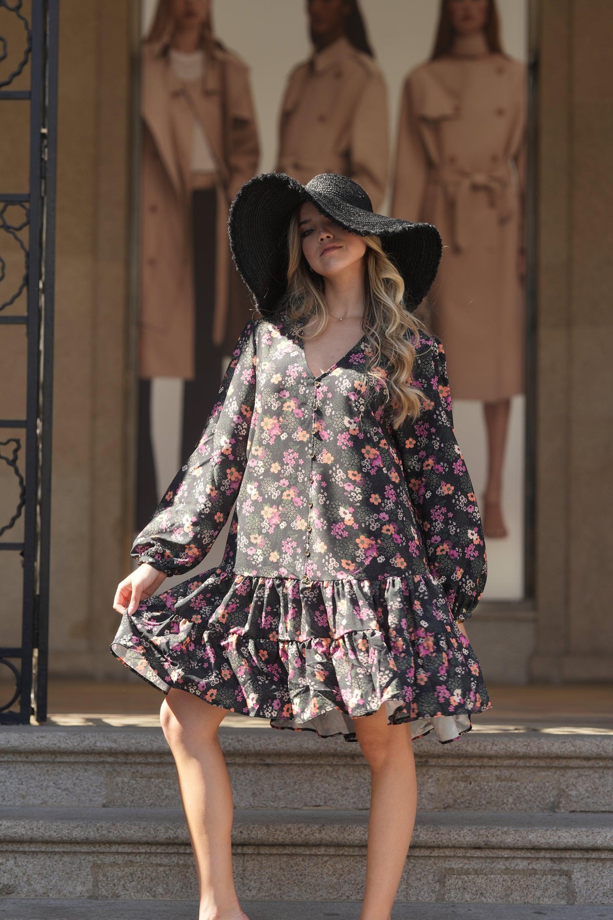 Short dress with floral print