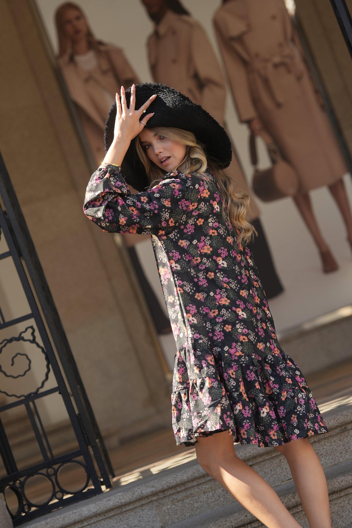 Short dress with floral print