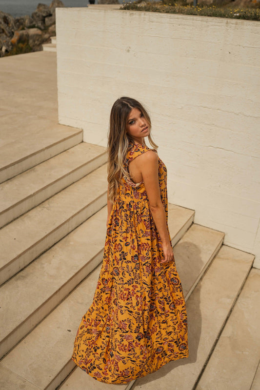 Vestido comprido com folhos estampa floral