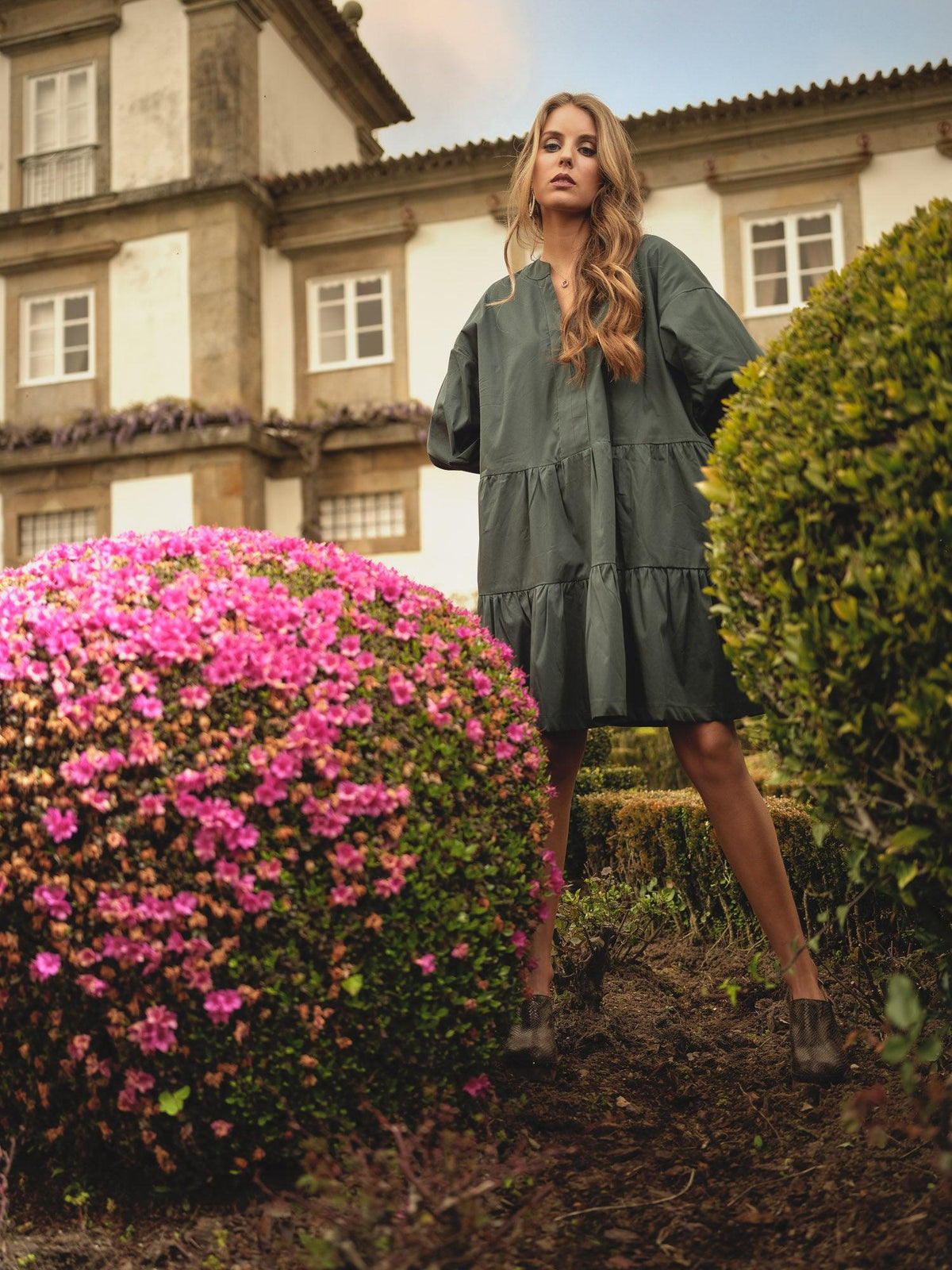 Short dress with ruffles