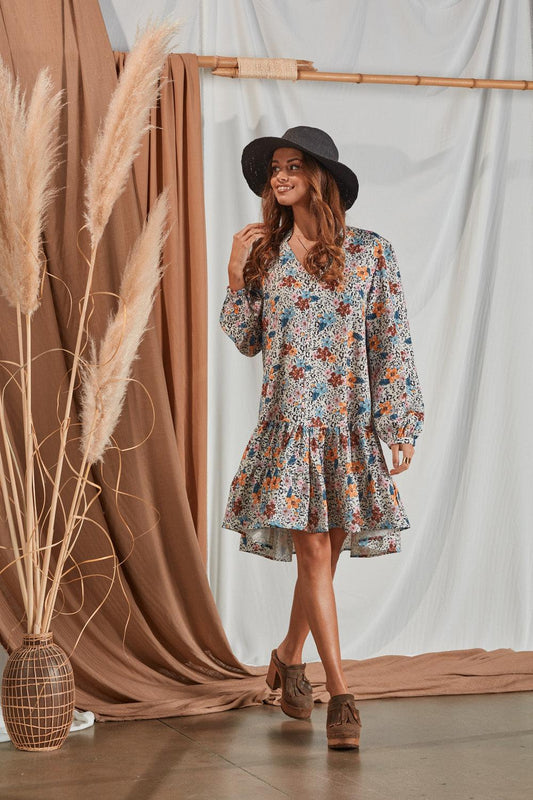 Vestido curto com estampado floral